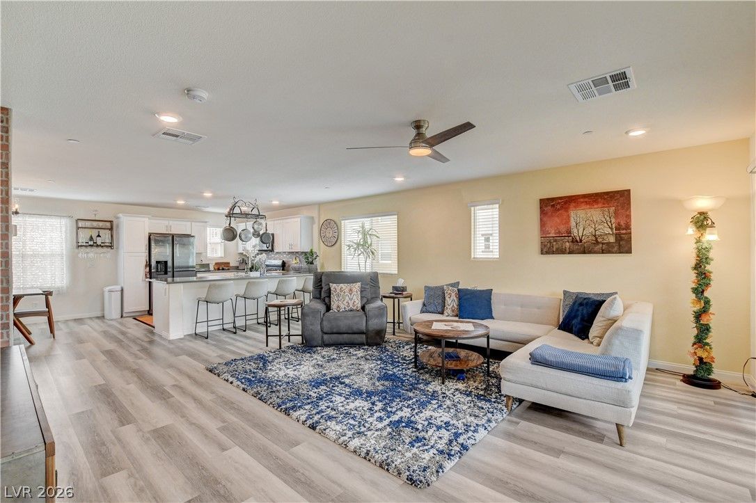 3715 Brilliant Sunset Street — photo 4