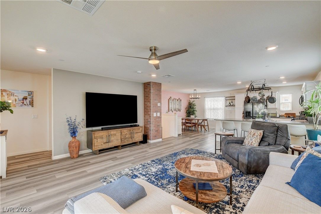 3715 Brilliant Sunset Street — photo 5