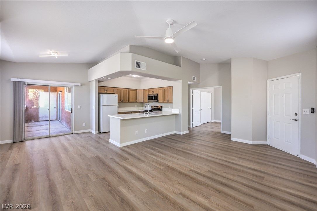 1509 Blackcombe Street 204 — photo 4 of 29