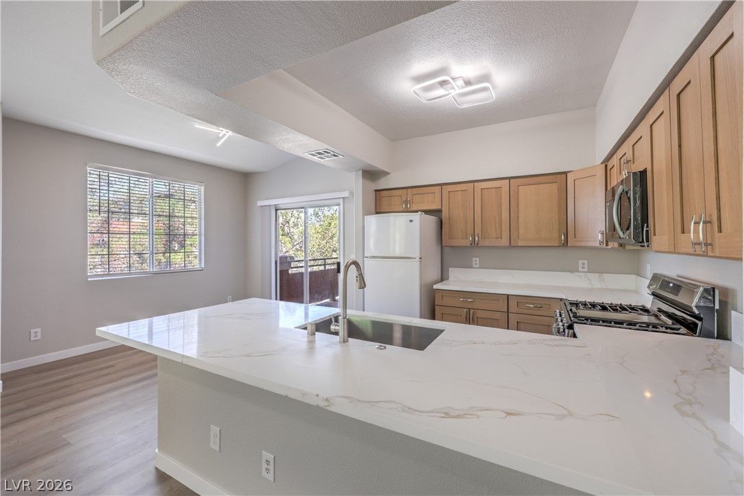 1509 Blackcombe Street 204 — photo 5 of 29