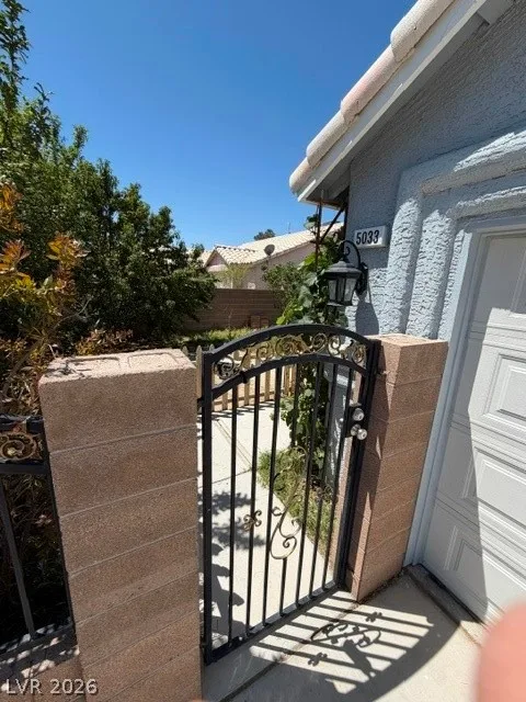 5033 Crystal Breeze Lane — photo 2
