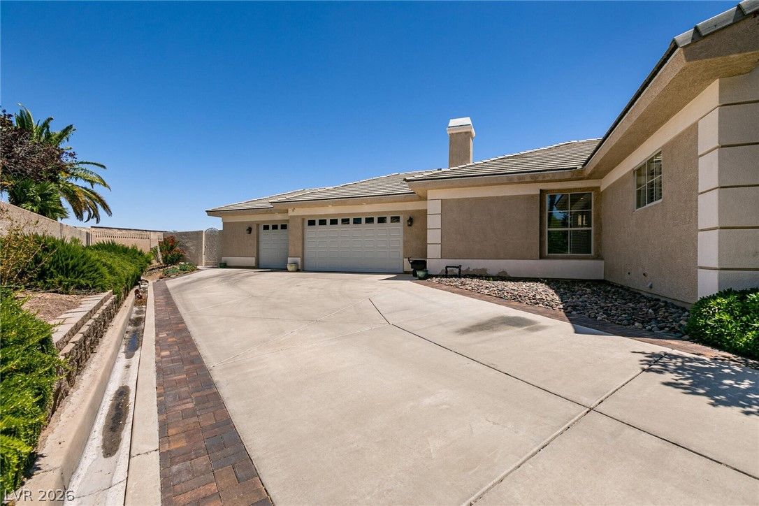 7718 Willow Cove Circle — photo 2
