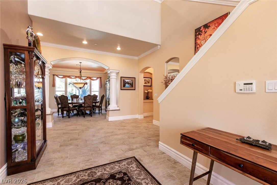 7718 Willow Cove Circle — photo 4