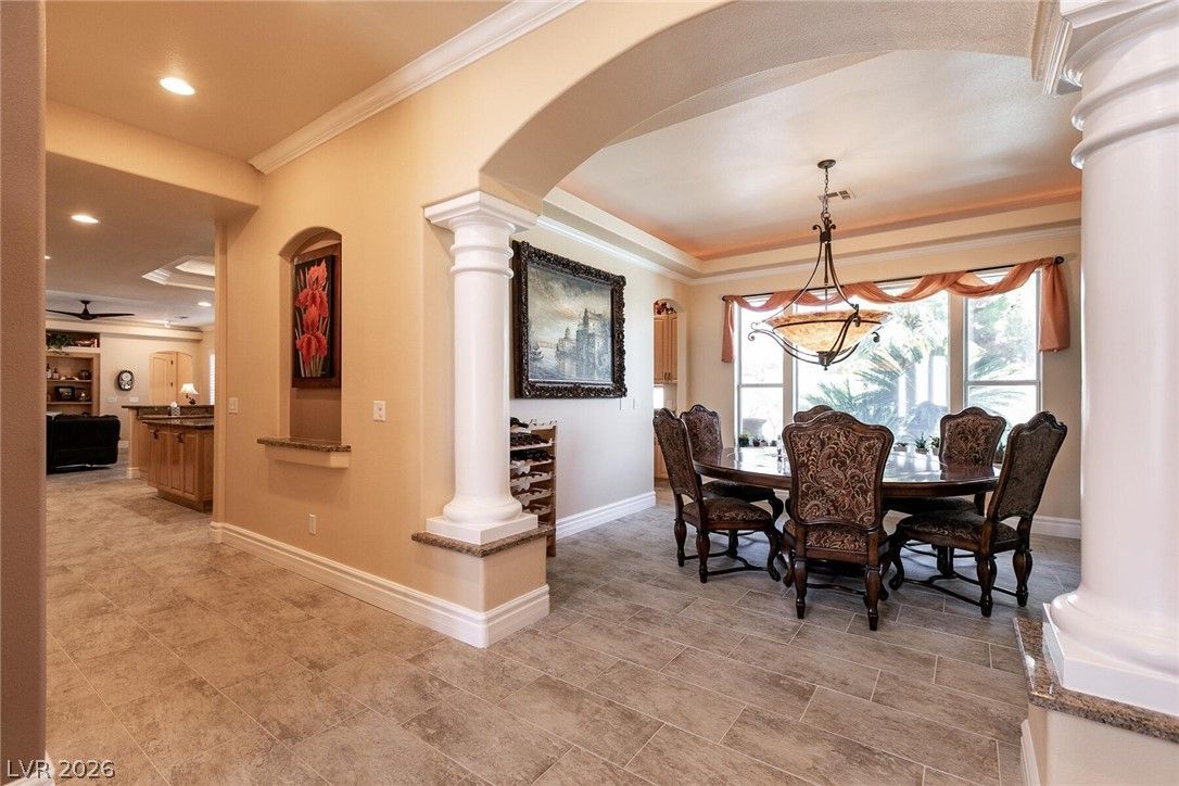 7718 Willow Cove Circle — photo 5