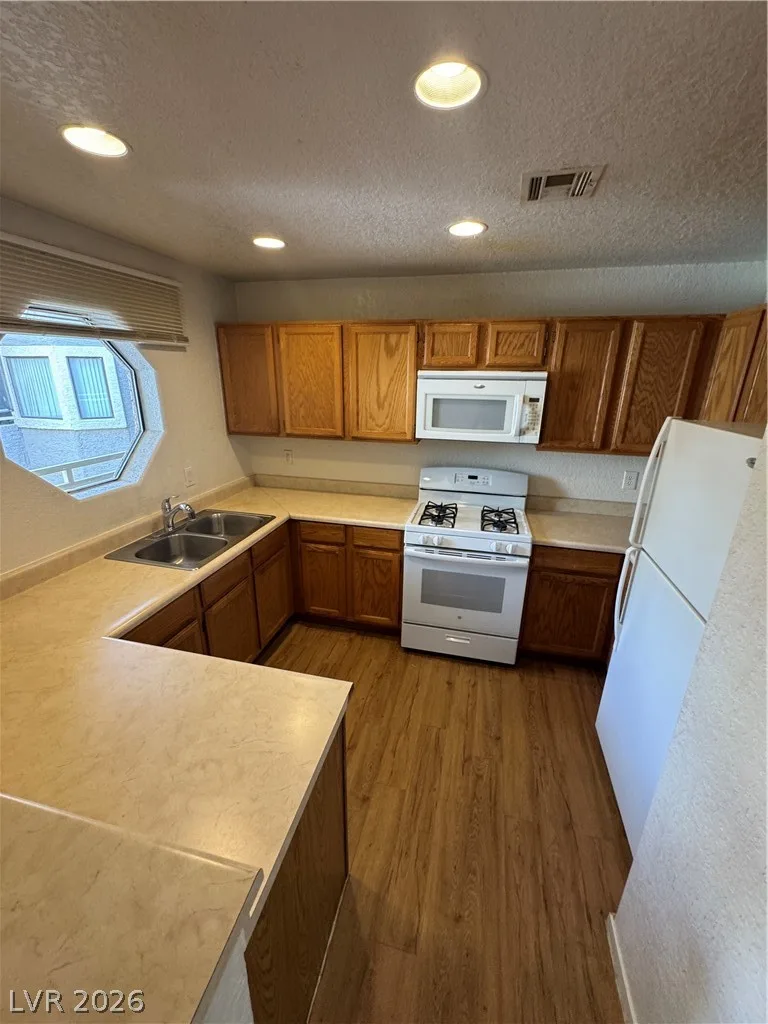 5050 South Rainbow Boulevard 203 — photo 4