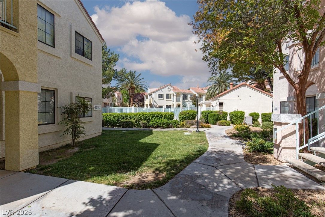 4877 South Torrey Pines Drive 105 — photo 3