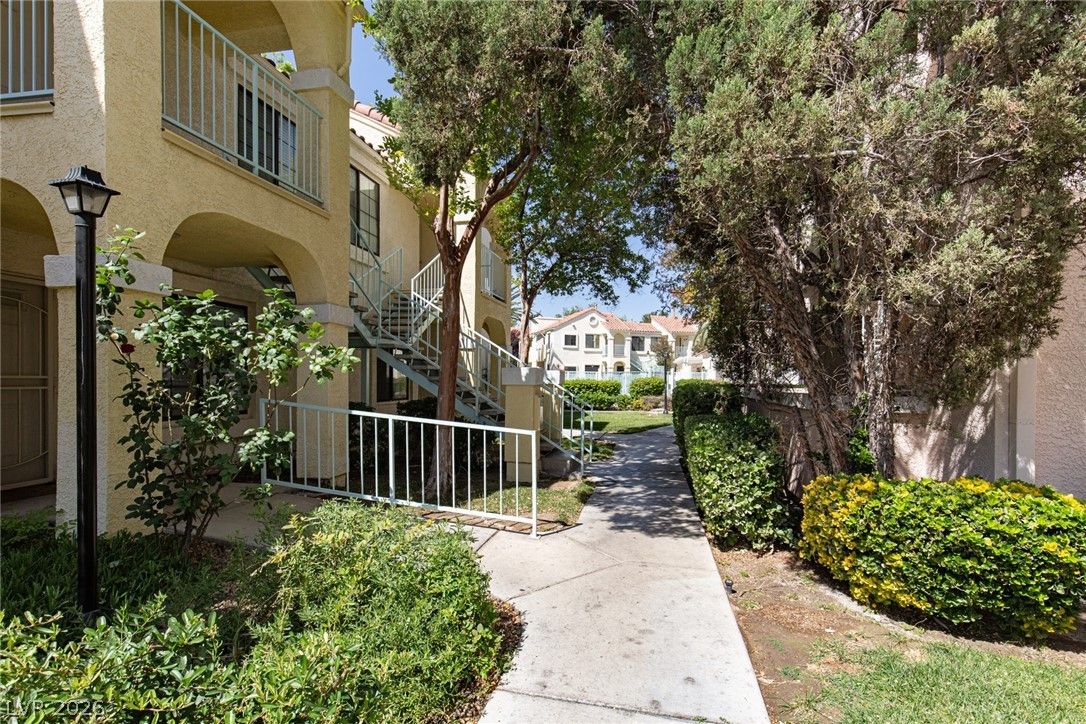 4877 South Torrey Pines Drive 105 — photo 4