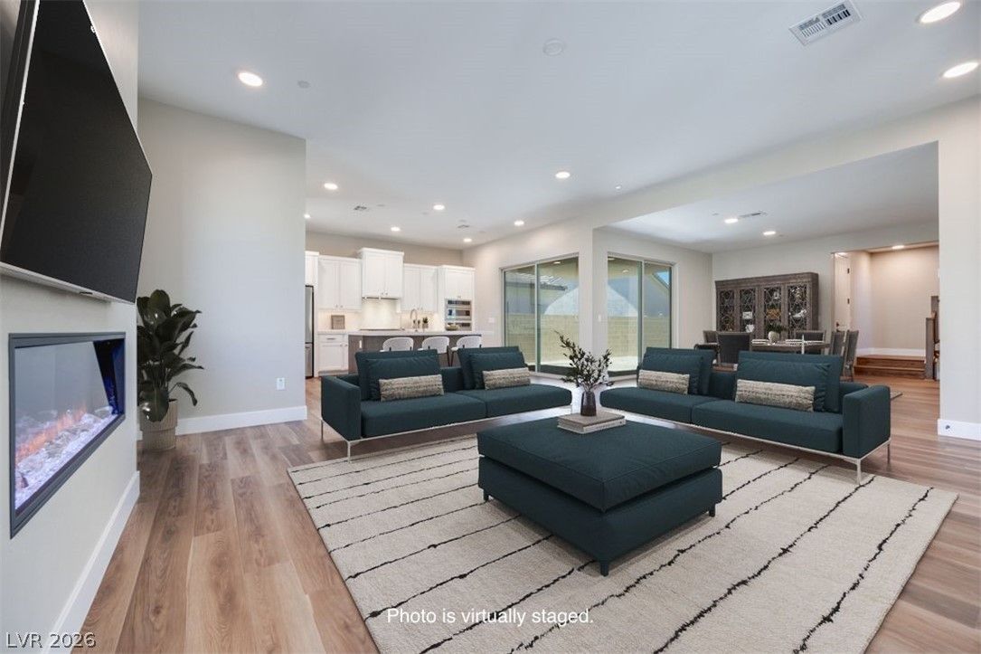 1081 Soaring Sage Avenue — photo 2