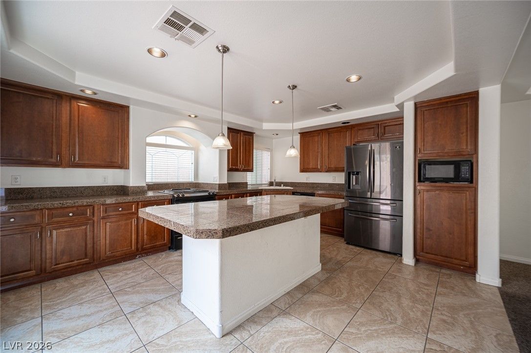 9920 MILLS REEF CT — photo 2 of 39