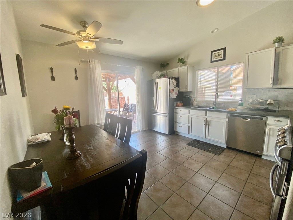 4441 Ivory Jade Avenue — photo 3