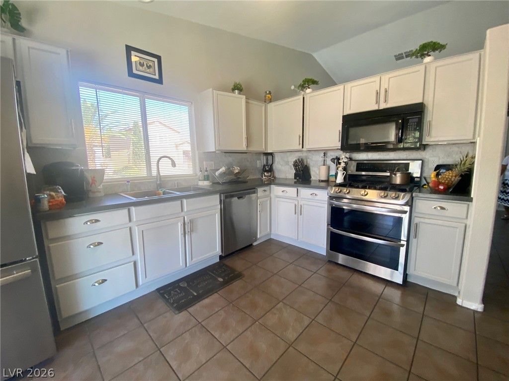 4441 Ivory Jade Avenue — photo 4