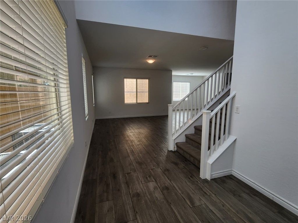 8161 Skye Plum Street — photo 5 of 40