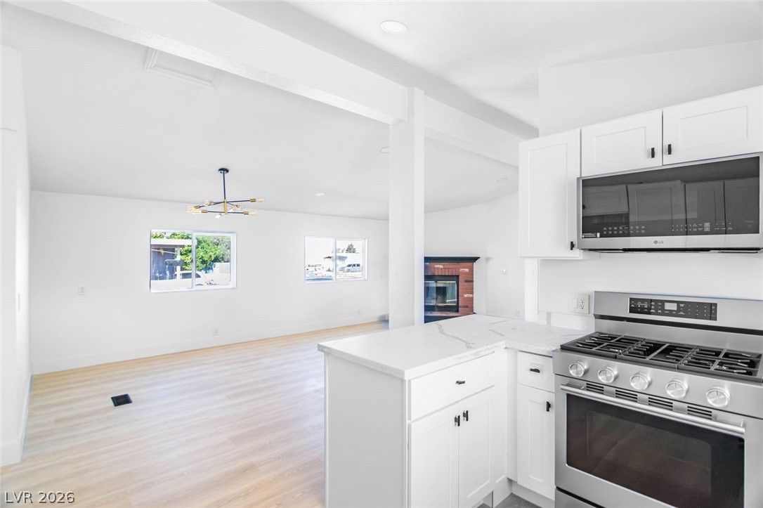 6094 Carlsbad Avenue — photo 5 of 14