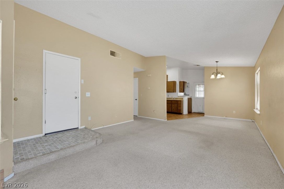 1005 Brookside Court — photo 4