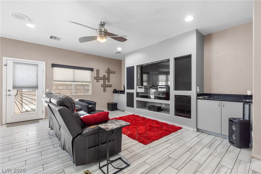 1308 Dreamcatcher Drive — photo 4 of 38