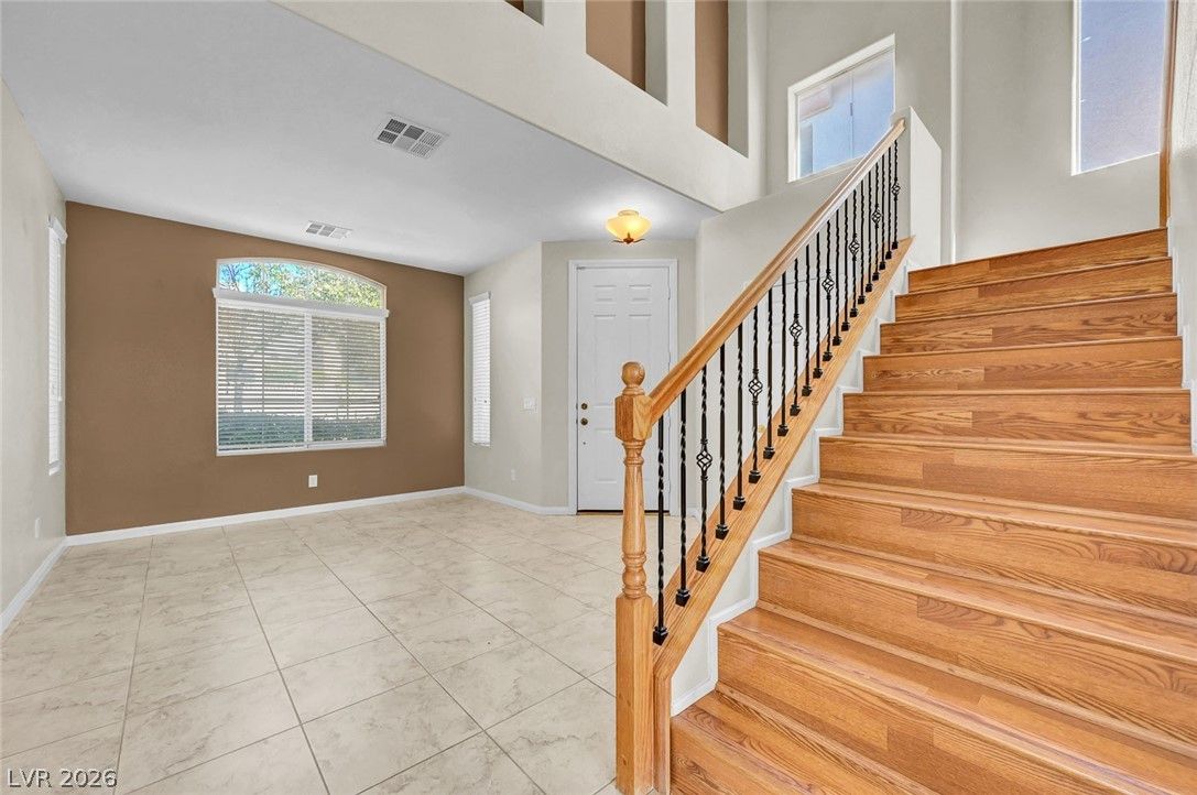 977 SPARKLING LIGHT Street — photo 3