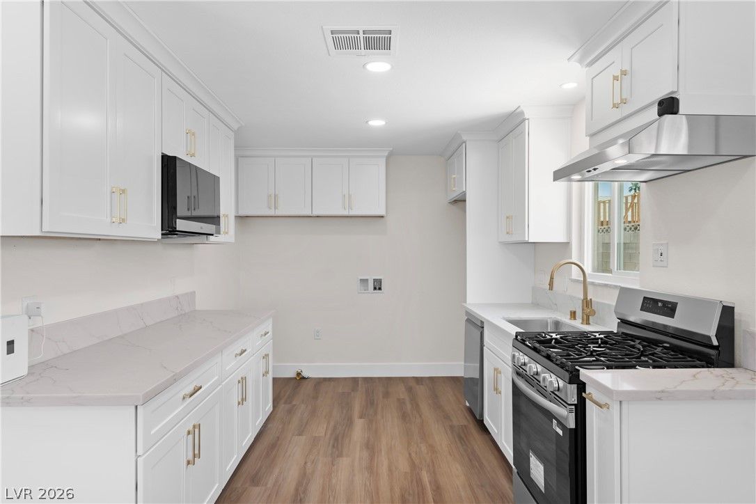 4545 West Desert Inn Road — photo 3