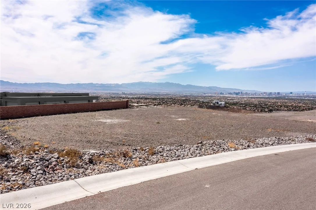 681 Dragon Point Drive — photo 2