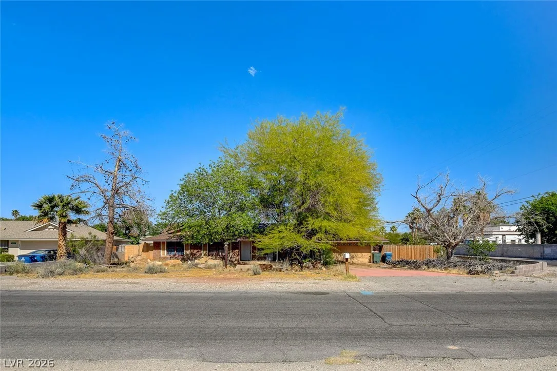 2690 South Bronco Street — photo 3 of 46