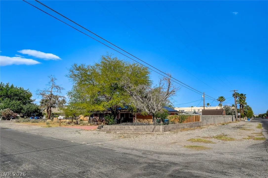 2690 South Bronco Street — photo 4 of 46
