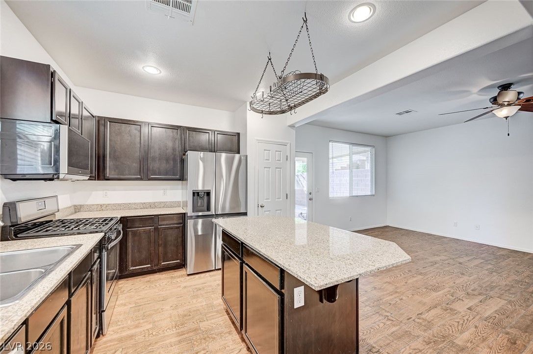 10837 Hunters Green Avenue — photo 4