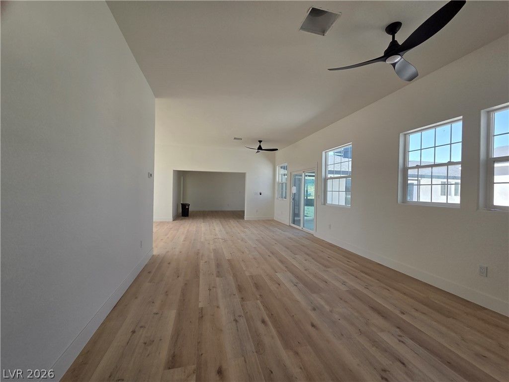 5724 North Grand Canyon Drive — photo 3 of 24