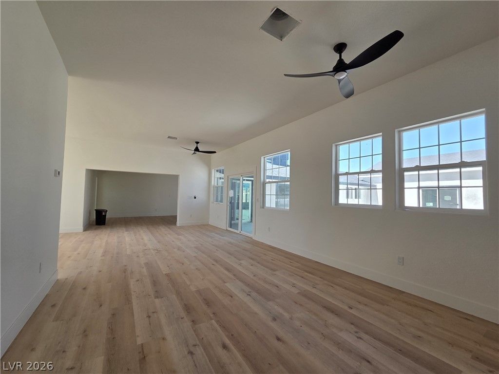 5724 North Grand Canyon Drive — photo 4 of 24