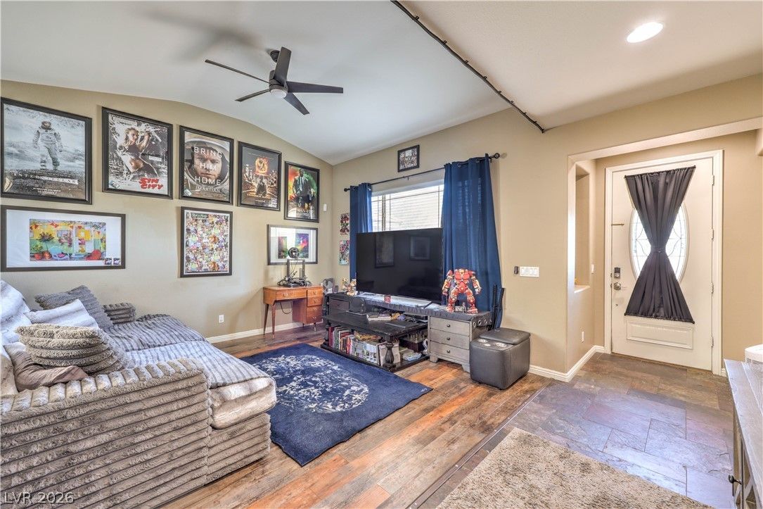 3836 Kettle Falls Avenue — photo 3