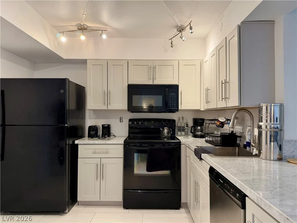 3930 University Center Drive 208 — photo 3
