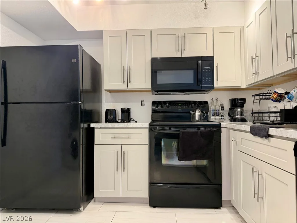 3930 University Center Drive 208 — photo 4
