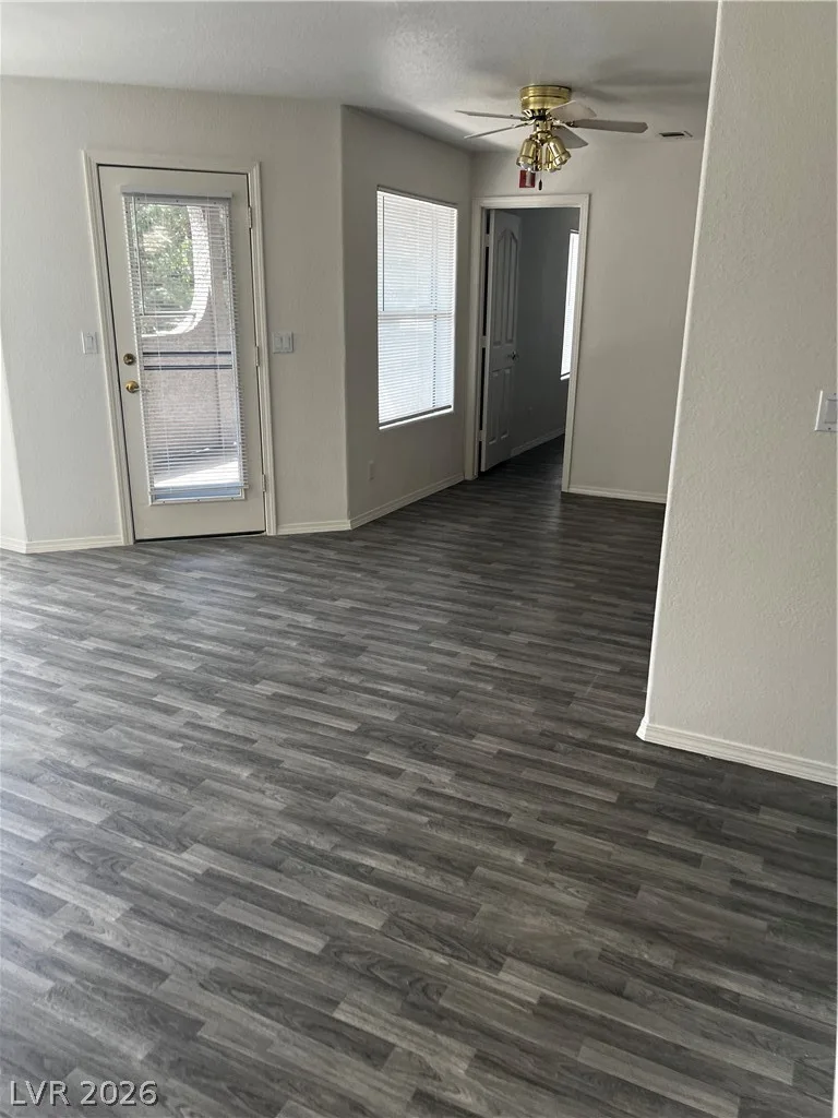 701 CAPRI Drive 11B — photo 3