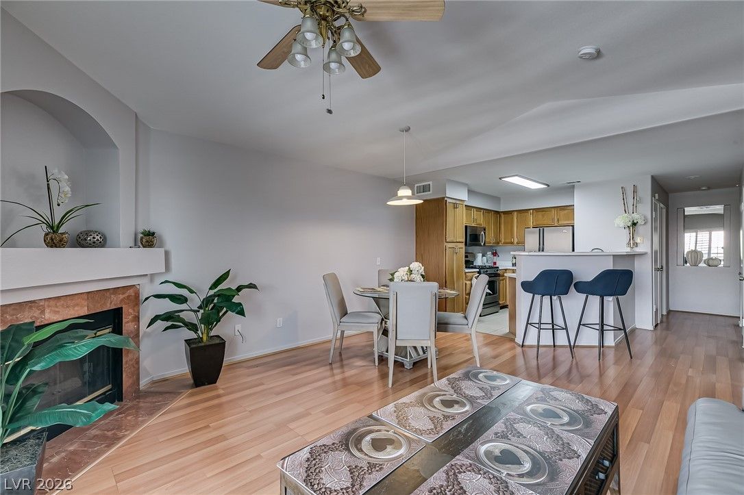 5415 West HARMON Avenue 2114 — photo 2