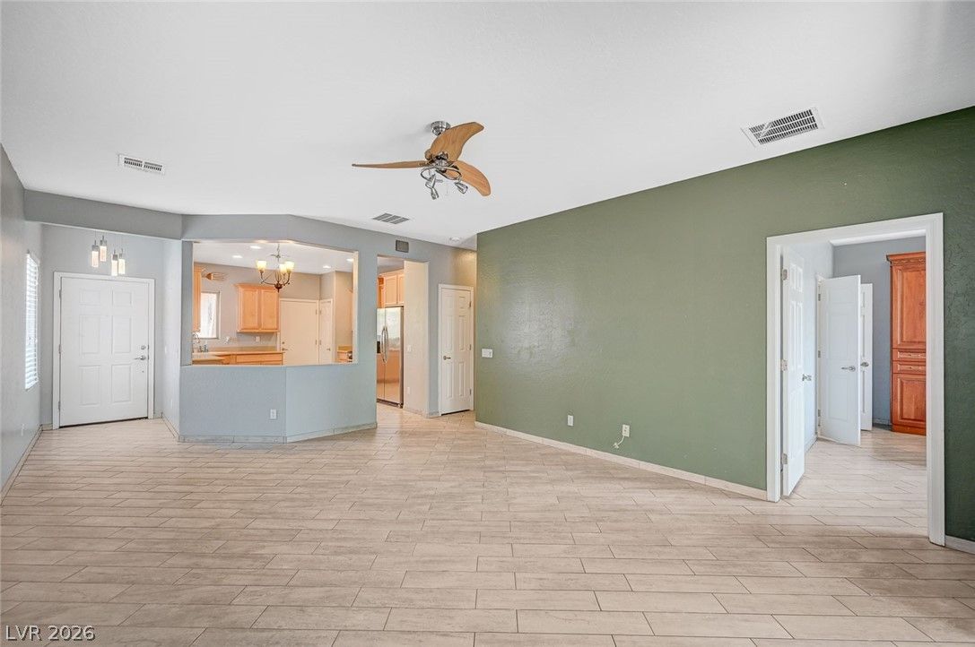 5977 Falconer Avenue — photo 4