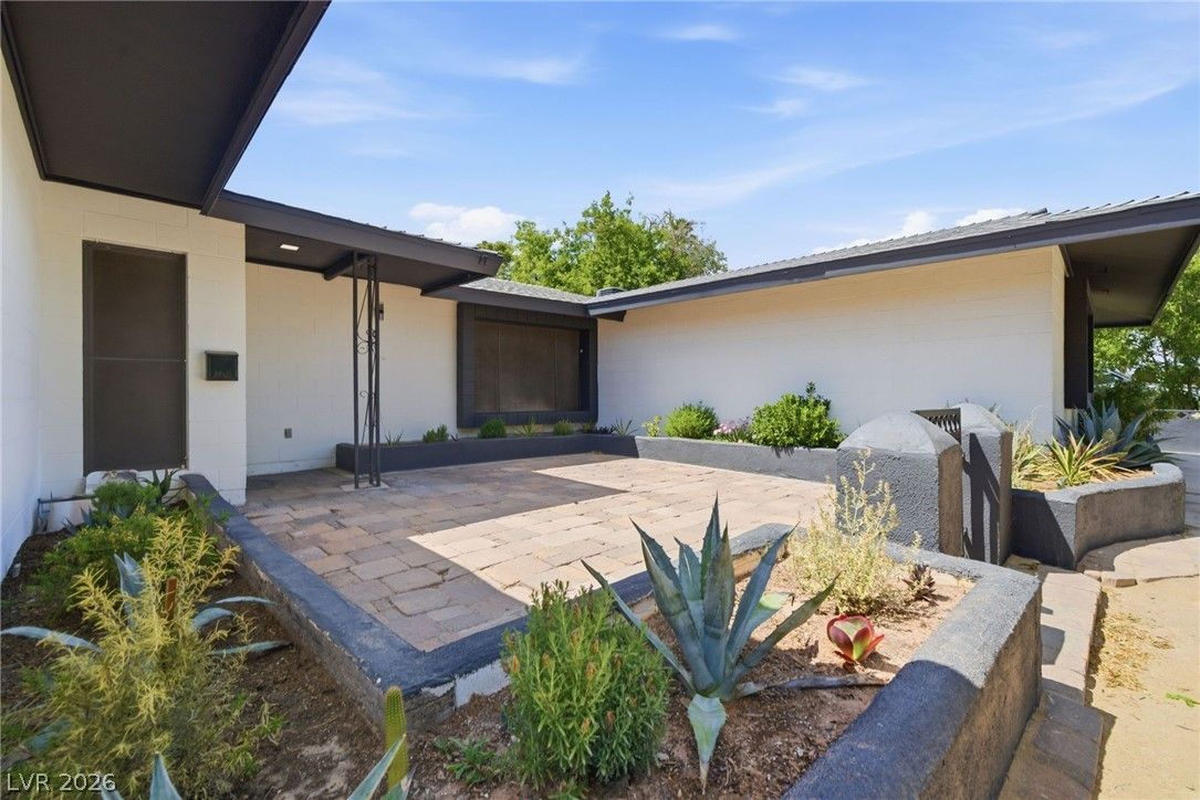 3213 Brazos Street — photo 3