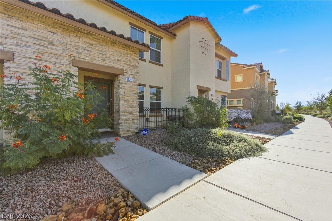 1125 Meadow Sparrow Place — photo 5