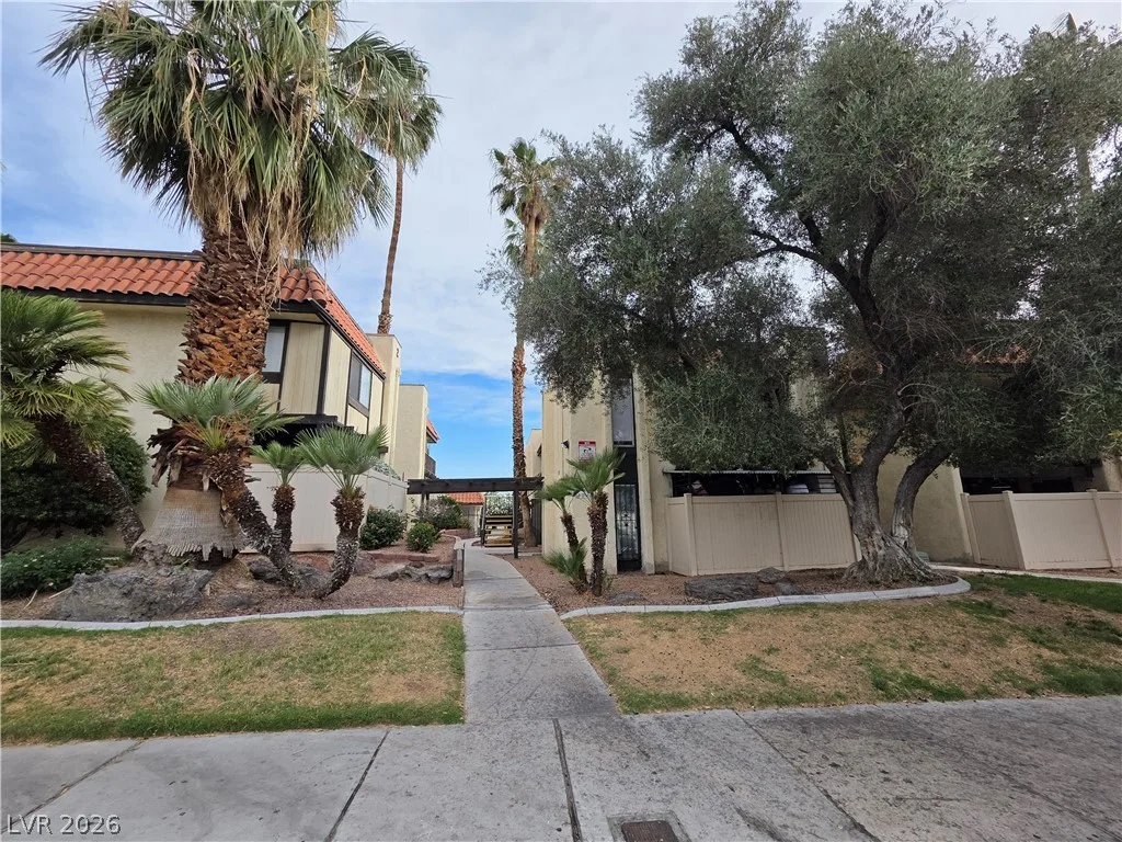 1440 Vegas Valley Drive 8 — photo 4