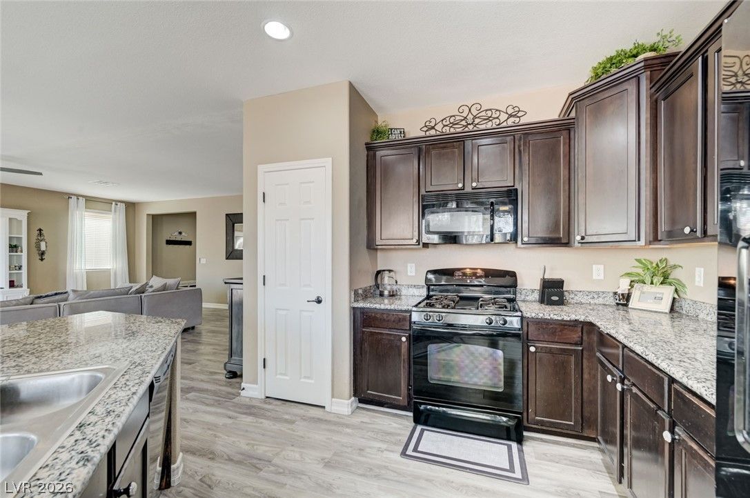 5412 Talmo Street — photo 2