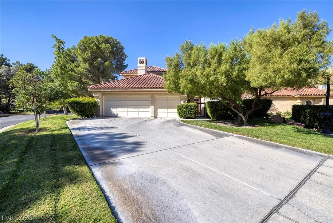 7402 Mission Hills Drive — photo 2