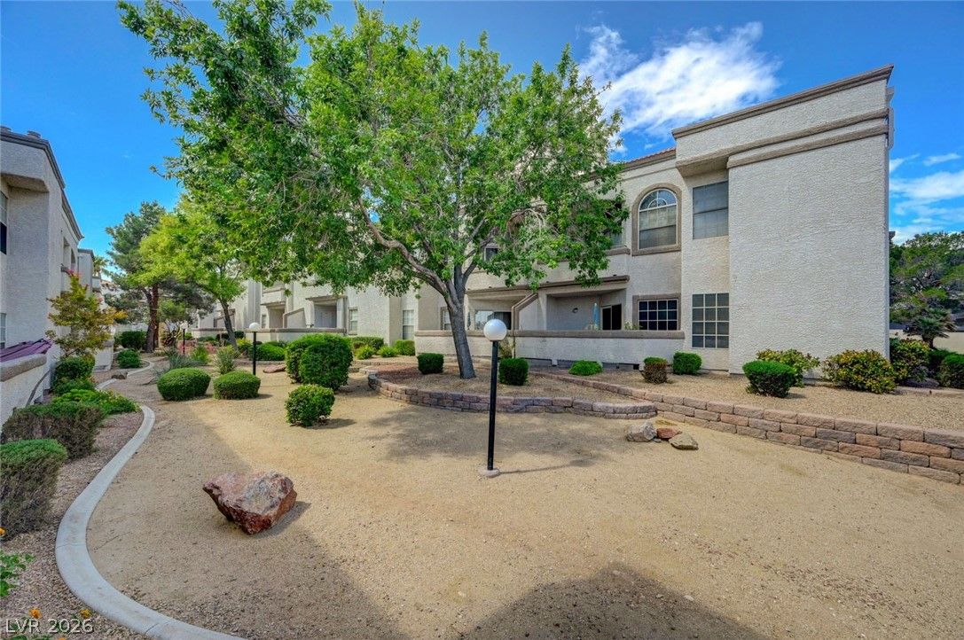 3150 Soft Breezes Drive 2209 — photo 2