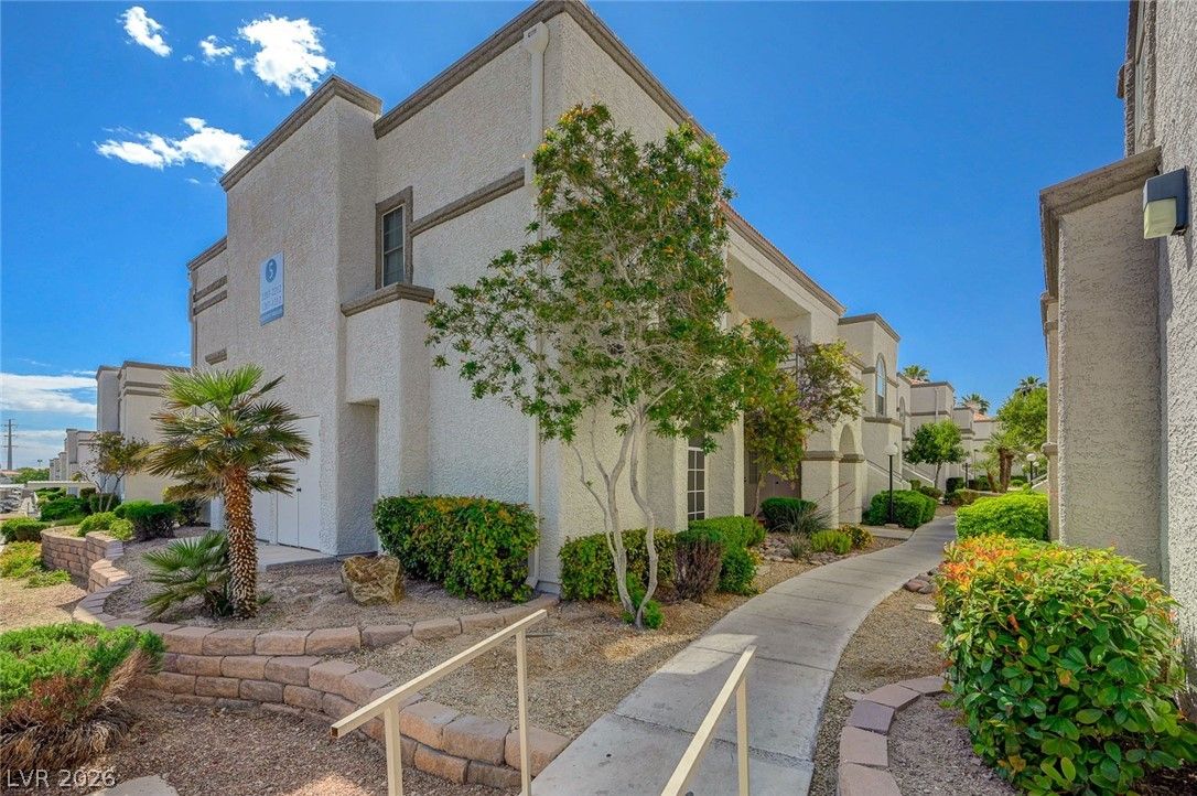 3150 Soft Breezes Drive 2209 — photo 4