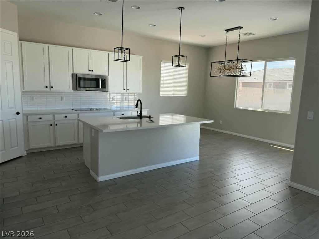 4921 Graystone Drive — photo 5 of 22