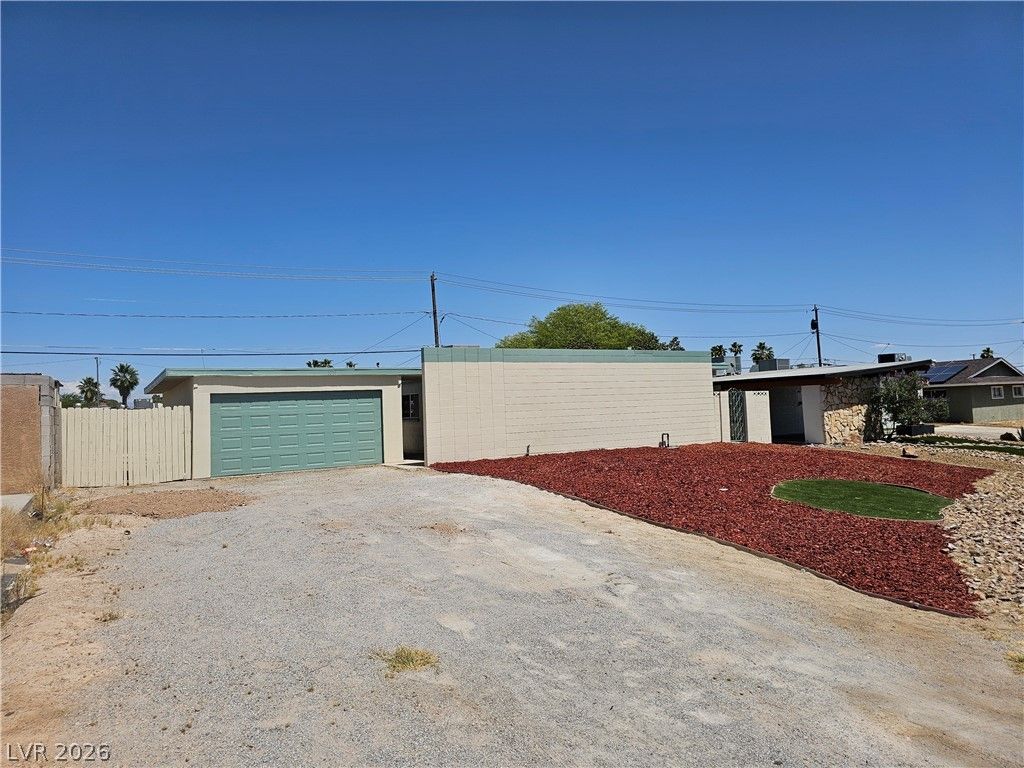 1074 King Richard Avenue — photo 2