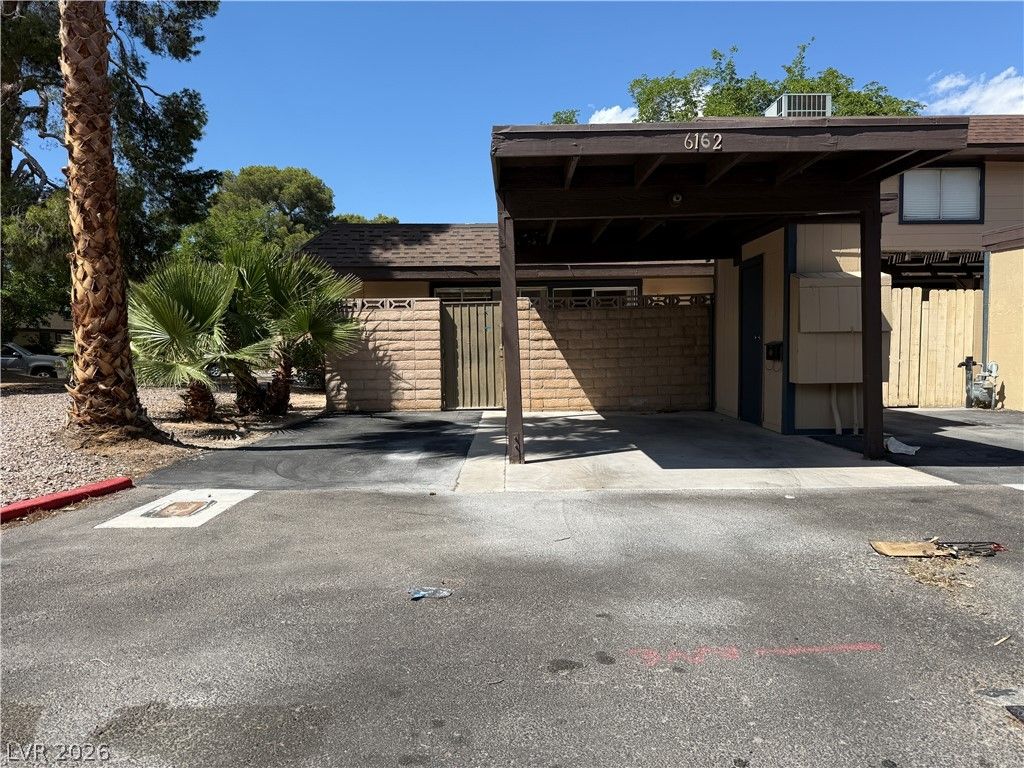6162 Meadow Vista Lane — photo 4 of 28