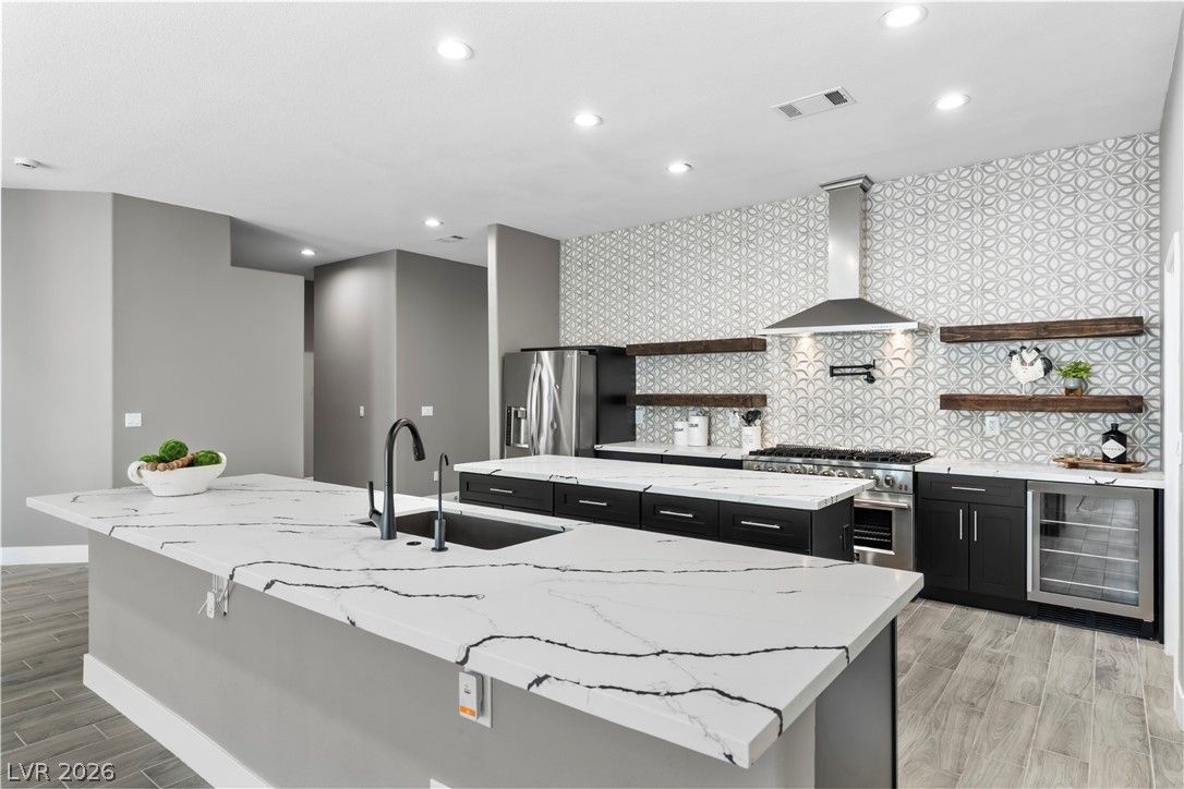 728 Tossa De Mar Avenue — photo 2