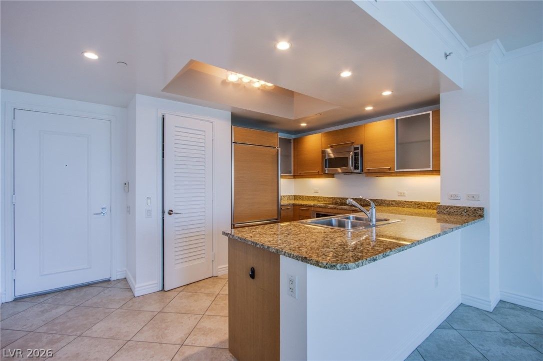 322 Karen Avenue 1603 — photo 5