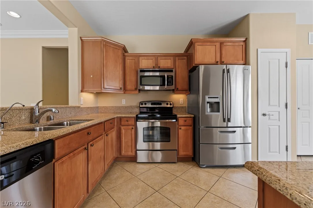 1498 Cougar Court — photo 4