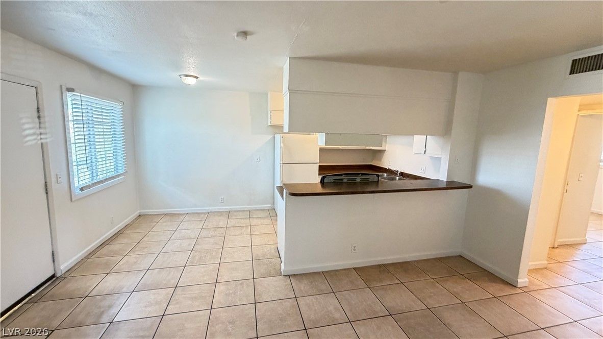 3356 Sylvia Street 3 — photo 3 of 20