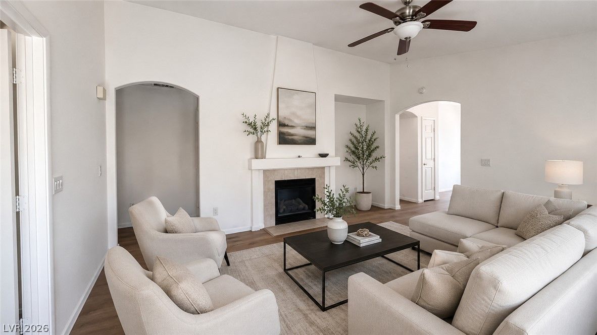 10976 Vallerosa Street — photo 5 of 17