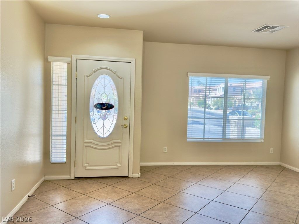 1010 Shady Charmer Avenue — photo 5