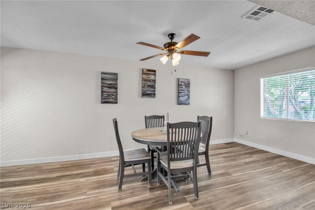 1417 East Piper Avenue — photo 3 of 9